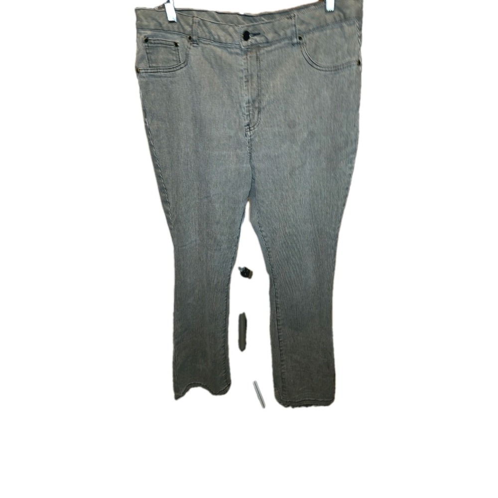 DG By Diane Gilman Size 14 17" Waist, 11"‎ Rise, 30" Inseam.